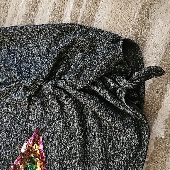 Girls 10/12 Sequined Star hoody, thin material - Picture 4 of 4